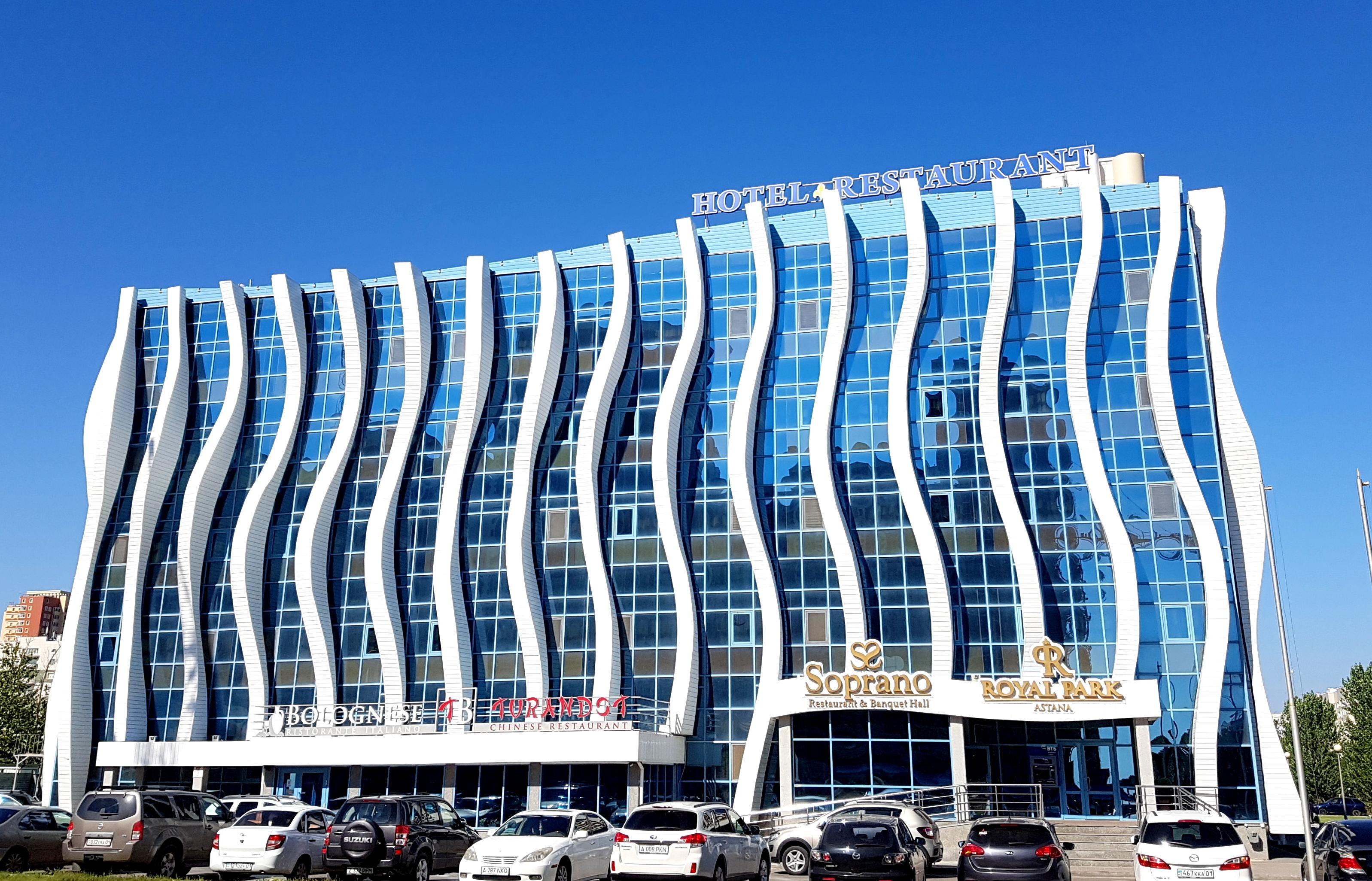 Reikartz Park Astana Ex-Royal Park Hotel & Spa Esterno foto