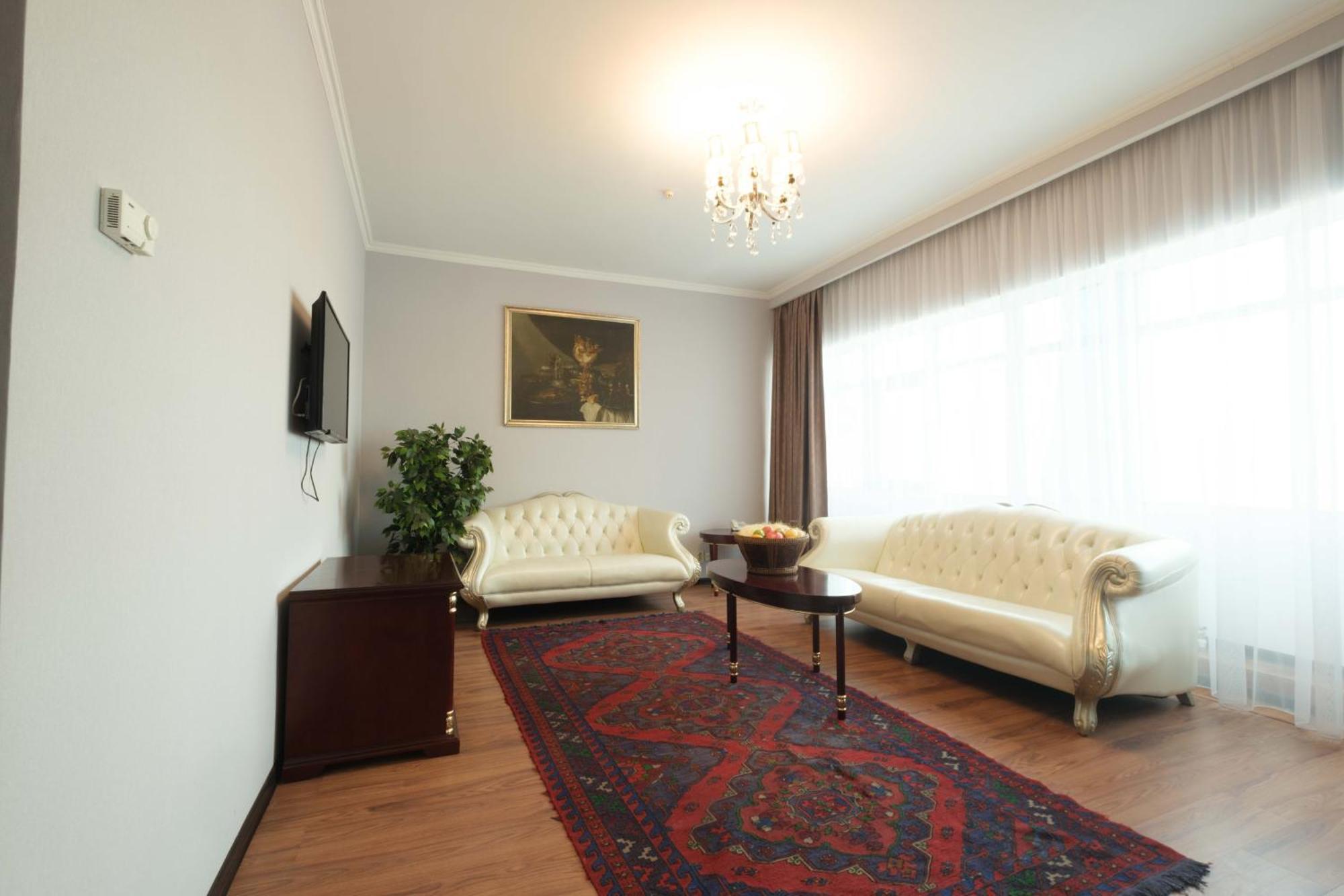 Reikartz Park Astana Ex-Royal Park Hotel & Spa Esterno foto