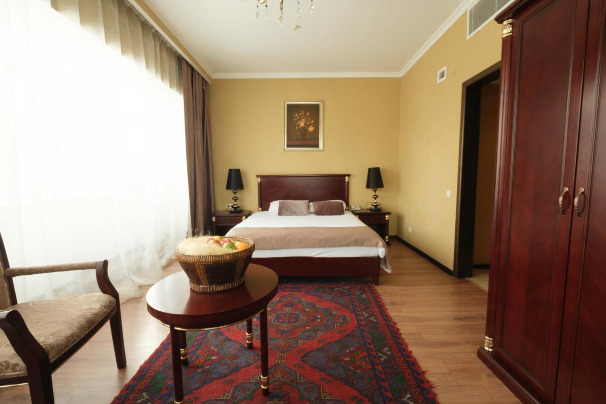 Reikartz Park Astana Ex-Royal Park Hotel & Spa Esterno foto