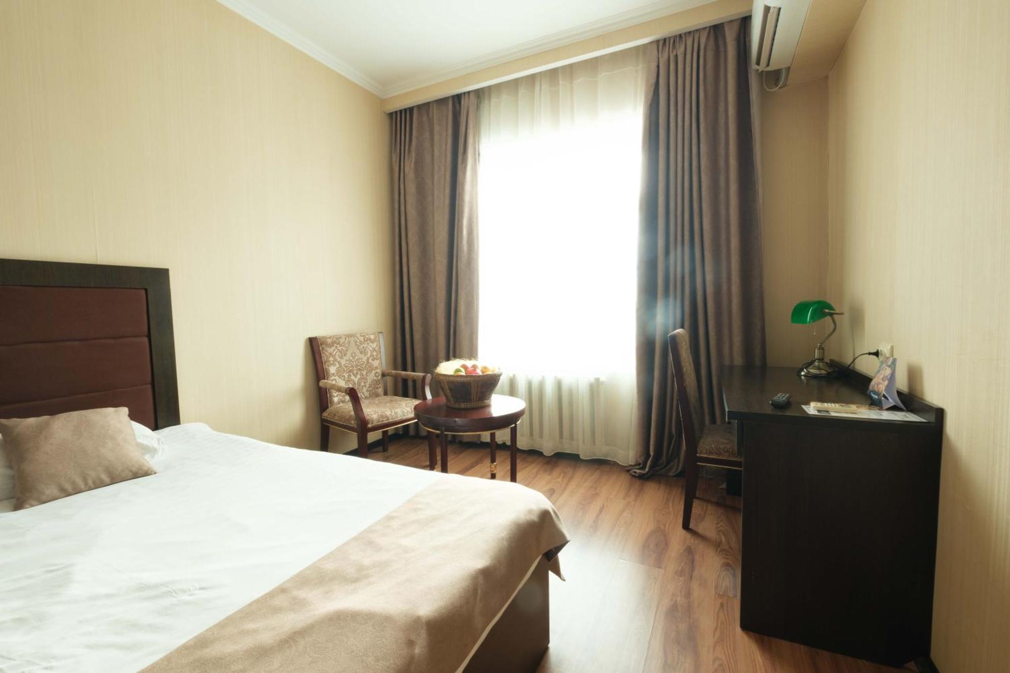 Reikartz Park Astana Ex-Royal Park Hotel & Spa Esterno foto
